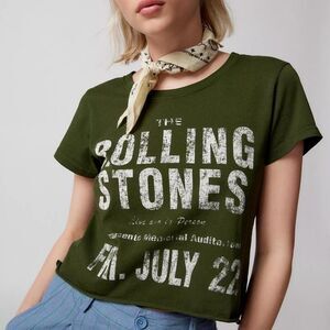 Urban Outfitters The Rolling Stones Raw Hem Crew Neck Baby Tee Size L